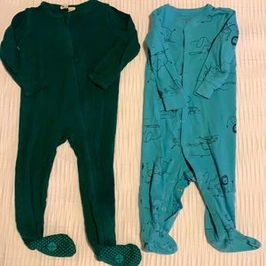 Infant 9 month unisex footed long sleeve onesies